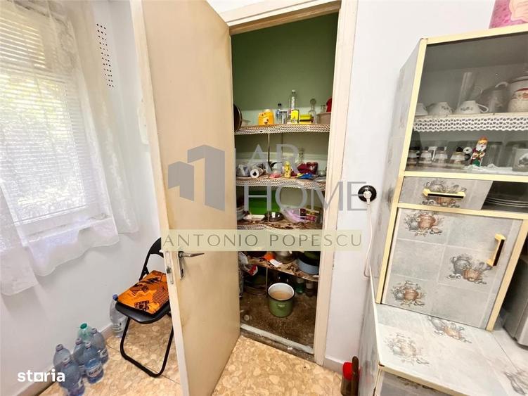Apartament cu 3 camere semidecomandat în Lipănești