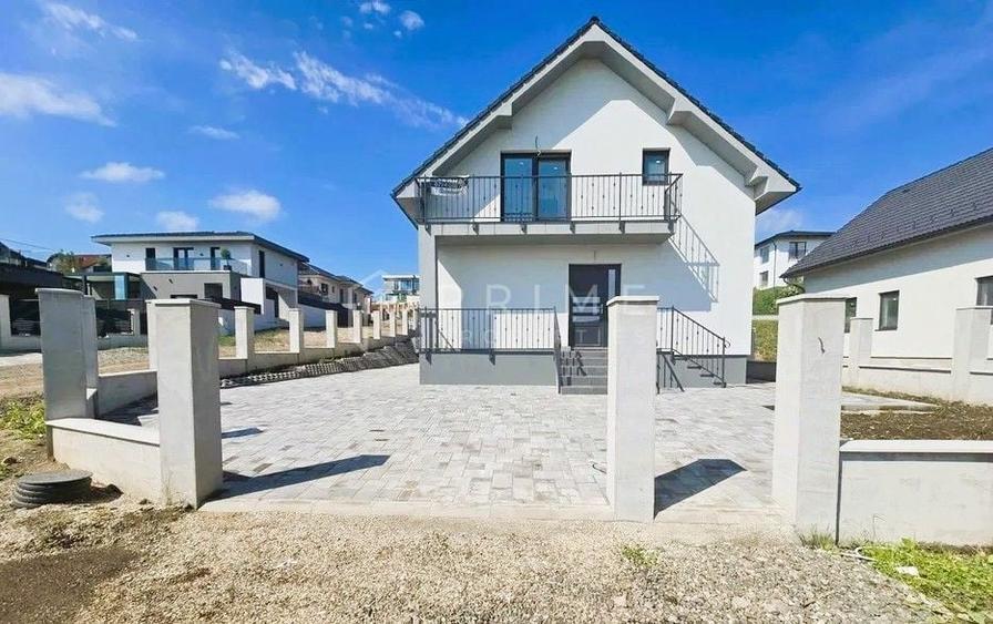 Casă individuală cu 5 camere cu Canalizare în Corunca