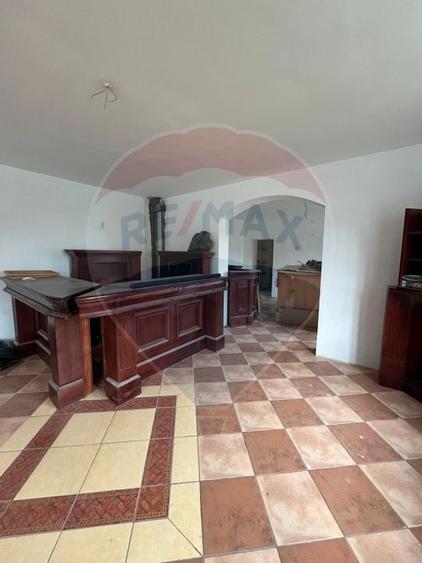 Pensiune/Casa cu 18 camere de vanzare in Campulung Moldovenesc - 6