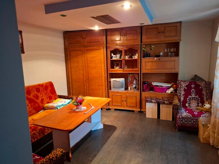 Oportunitate rară: gospodărie completă cu livadă și teren generos în Crâmpoia –  - 15