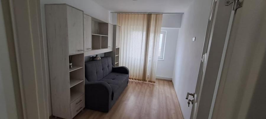 STRADA BABADAGL -3 CAMERE DECOMANDAT, 65 MP. - 6