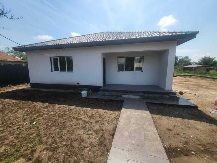 Casa de locuit in oras Budesti, judet Calarasi - 1