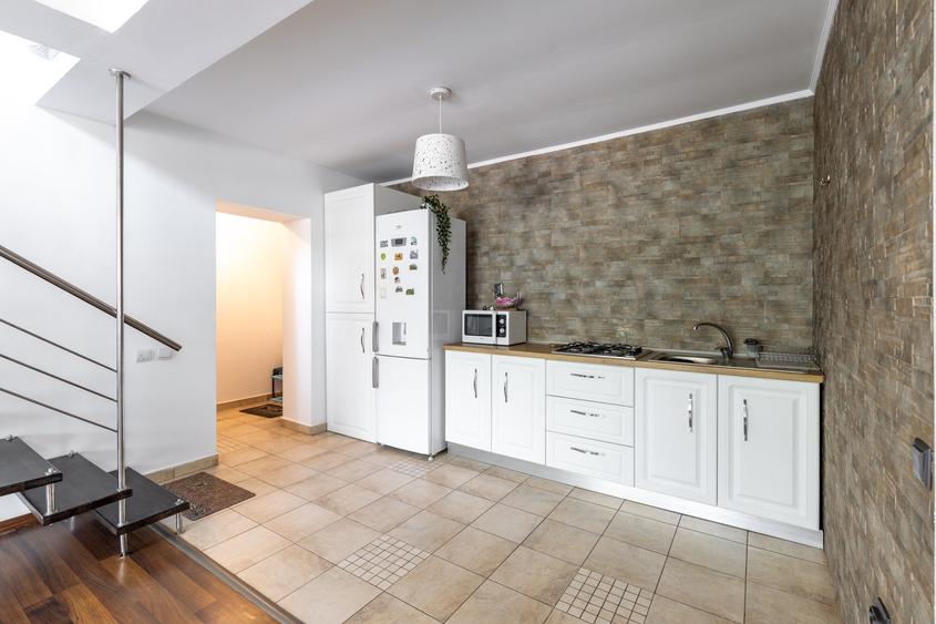 Video / Duplex 5 camere in vila, curte, 2008, Mamaia Nord, vezi video - 14