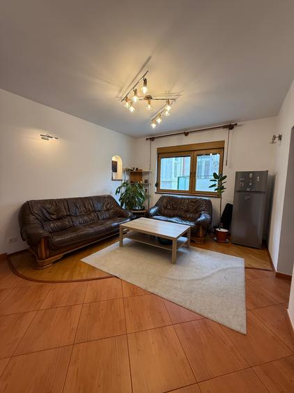 Vanzare 2 apartamente cu curte si terasa - 1