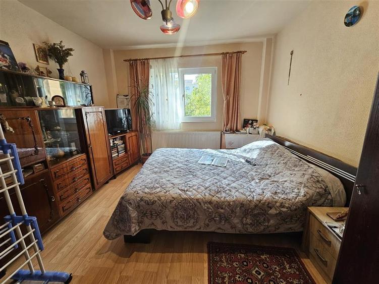 Garsoniera Decomandata Astra cu loc parcare - 1