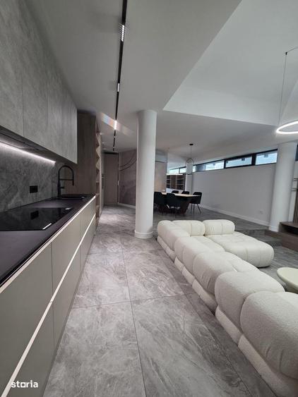 Vila cu arhitectura futurista si design avangardist la Cheie - 9