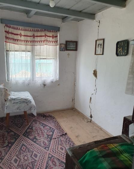 Casa batraneasca , foisor si teren de vanzare - 16