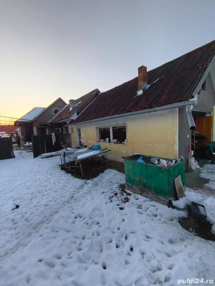 Casa familiala spatioasa din caramida de vanzare in Secuieni, cu acte curate! - 1