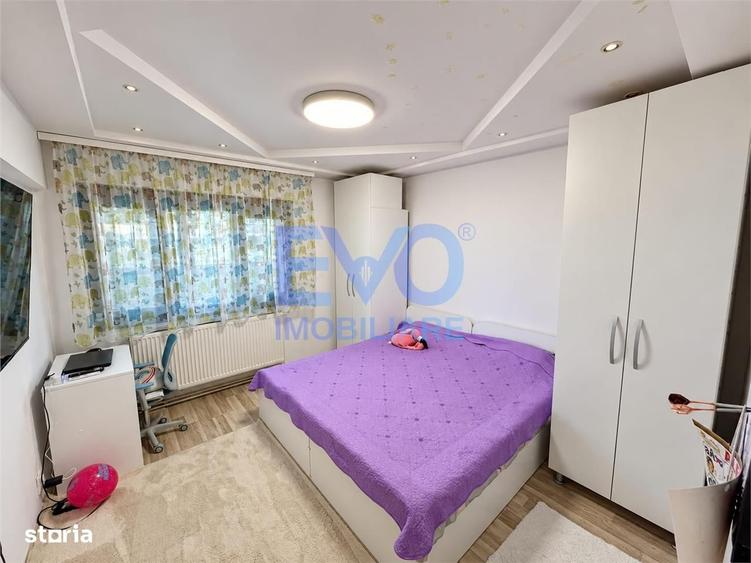 Apartament cu 3 camere în Podu Roș