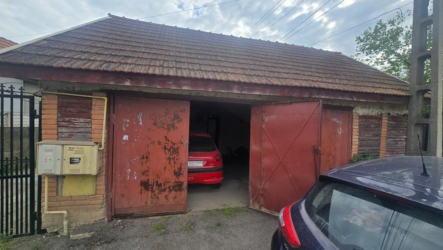 Vand casa in Deva, P+E + Garaj dublu separat cu intrare directa din strada, - 2