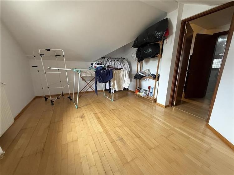 Proprietate deosebita de vanzare in centrul Bacaului- eleganta, istorie si inves - 33