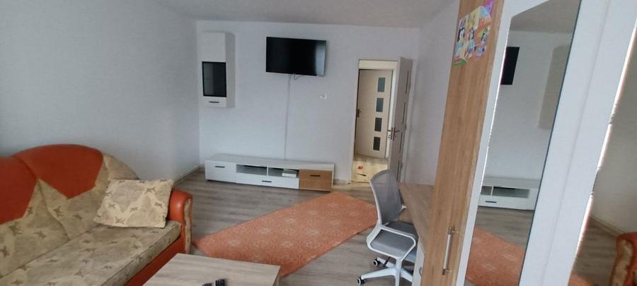 Inchiriez apartament zona centrala - 4