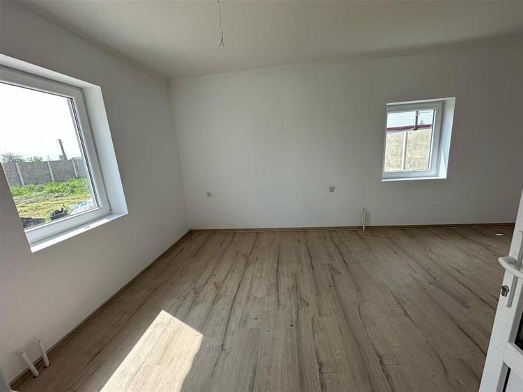 Casa NOUA Individuala cu 700 mp la 40 Km de Timisoara - 3
