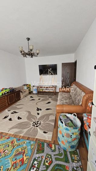 Apartament 3 camere, decomandat Zona Girocului