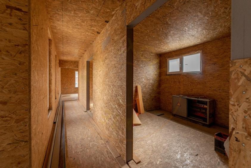 Casa moderna cu 5 camere intr-o zona linistita de deal - 7