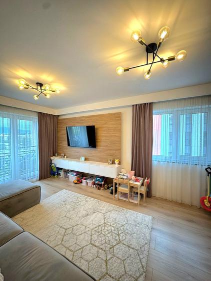 Apartament 3 camere cu priveliste deosebita, zona Coresi, Brasov - 2