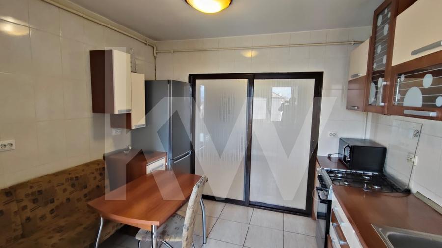 Apartament cu 3 camere decomandat, mobilat în Vasile Aaron