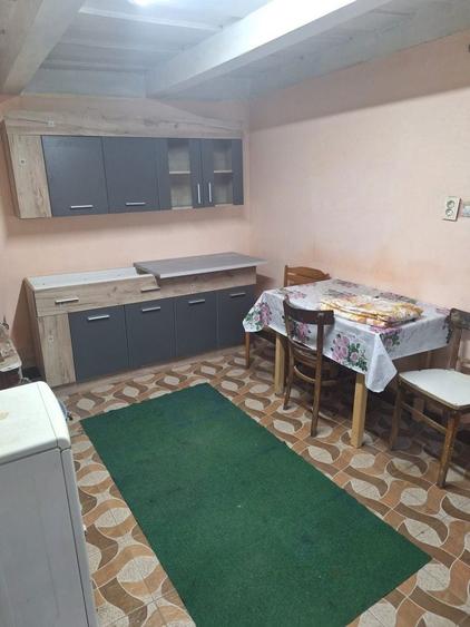 Inchiriez apartament la casa - 4