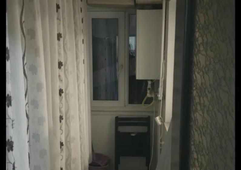 Apartament Cu 2 Camere Decomandate Zona Burdujeni - Ramiro - 4