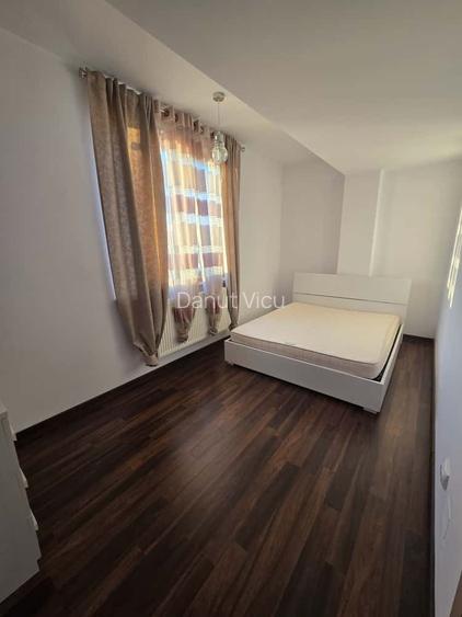 Apartament cu 3 camere si 2 bai pe 2 niveluri