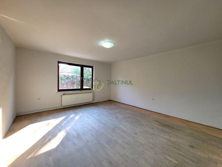 Casă de v&acirc;nzare &icirc;n centrul Sibiului - 3 camere și curte privată - 6