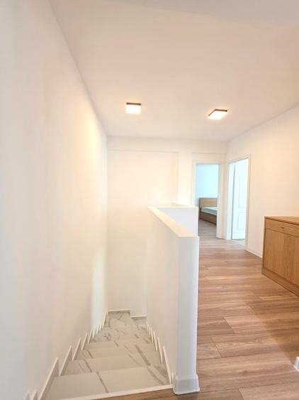 Duplex cu 4 camere cu Canalizare în 1 Decembrie