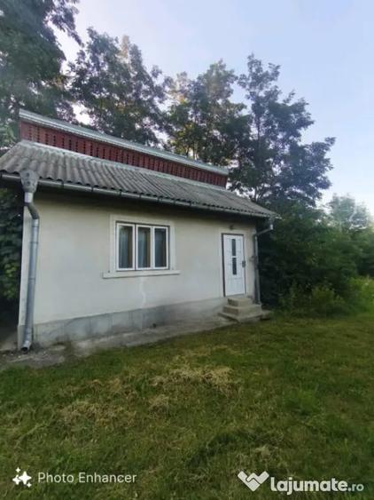 Casă cu 2 camere cu Teren 3500 Mp în Negostina