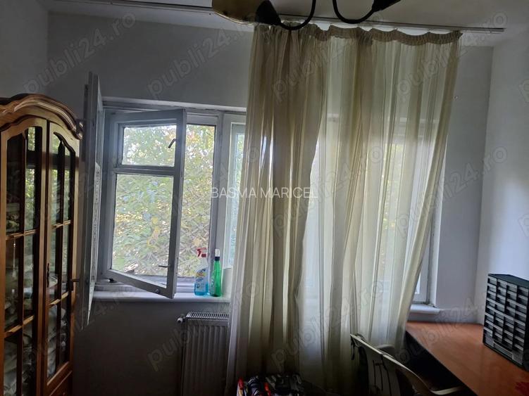 Vand apartament str.barsei focsani nr.8 3 camere Vand apartament str.barsei focsani nr.8 3 camere