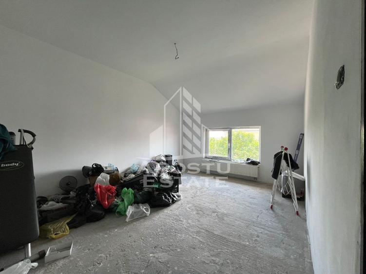 Casa invididuala cu 13 camere, situata in zona Mehala - 3