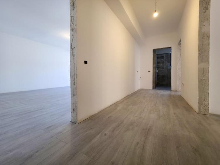 Ap de 3 camere si 2 bai la cheie, suprafata generoasa, luminos in Compozitori - 5