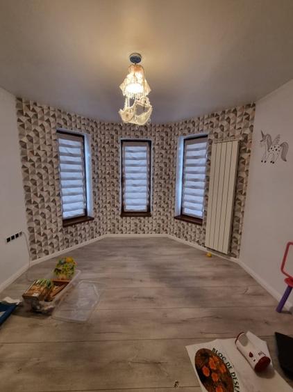 Casa de vanzare spre Vetis, drum principal - 17