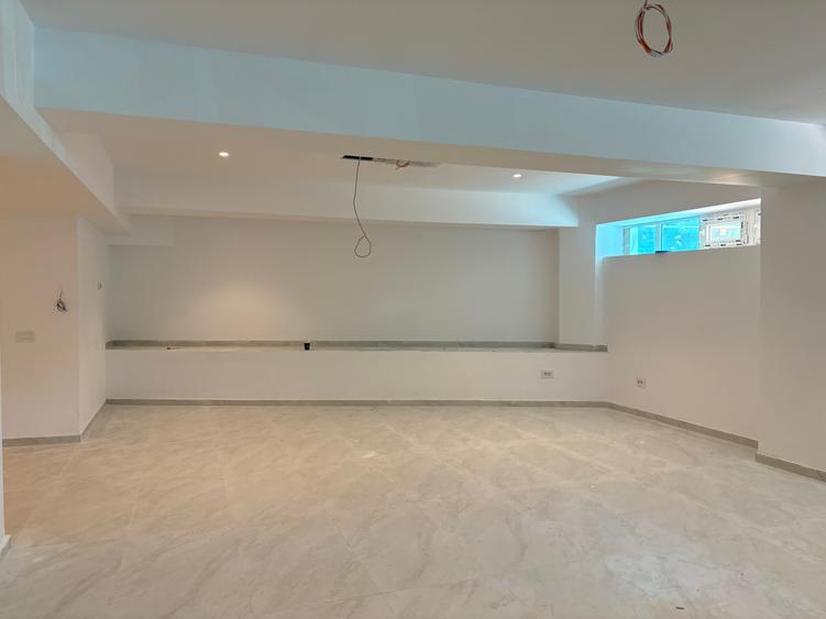 Unirii, sp.comercial, 100mp, demisol, pretabil salon/spa, birouri, 1500Euro/luna - 1