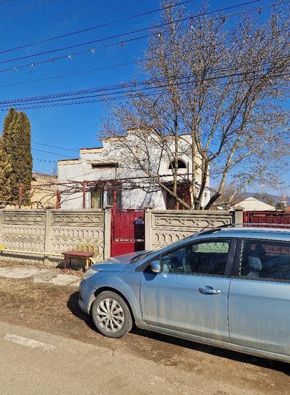 Vand casa la tara - 5