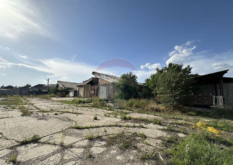 Spațiu comercial, de 4,000 mp, în Gugești