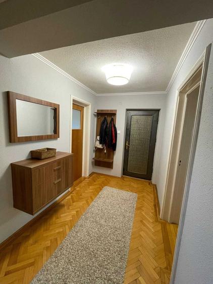 Apartament cu 3 camere decomandat în Giurgiului