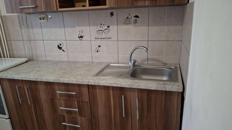 Apartament cu 2 camere semidecomandat în Gălățui