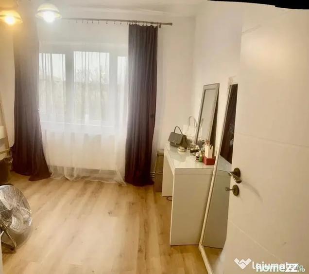 Apartament cu 3 camere semidecomandat în City Park Mall