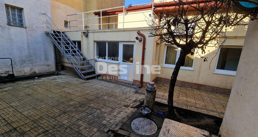 Casă individuală cu 3 camere cu Canalizare în 13 Septembrie