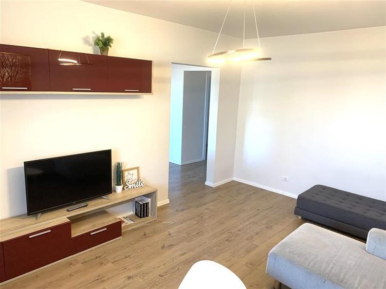 Apartament cu 3 camere decomandat în Ultracentral