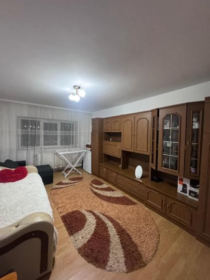 Apartament cu 2 camere decomandat, mobilat în Siret