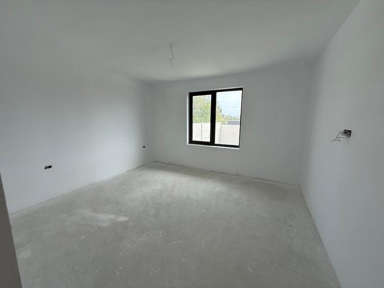 Casă individuală cu 5 camere cu Canalizare în Dârvari