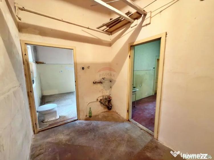 Apartament cu 3 camere semidecomandat în Central