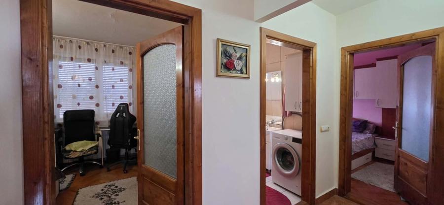 Apartament cu 3 camere decomandat în Cantemir