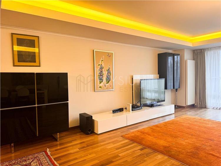 Apartament cu 4 camere decomandat, mobilat în Nordului
