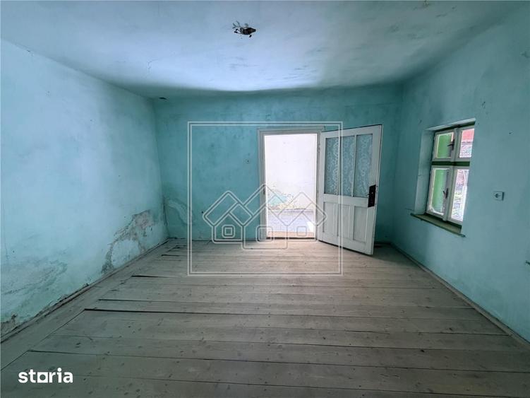 Casă cu 7 camere cu Teren 2600 Mp în Laslea