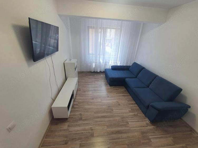 Apartament cu 3 camere decomandat în 1 Decembrie