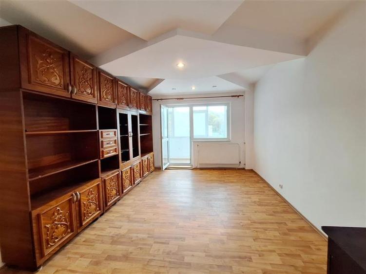 Apartament cu 2 camere decomandat în Energiei