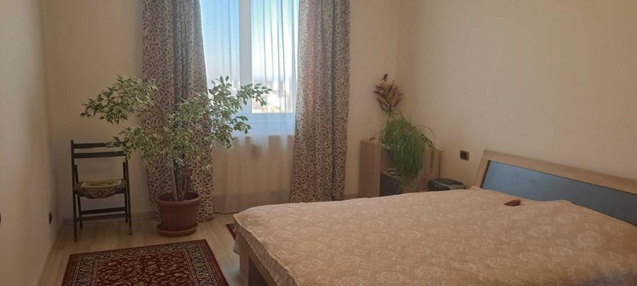 Apartament cu 2 camere decomandat în Tractorul