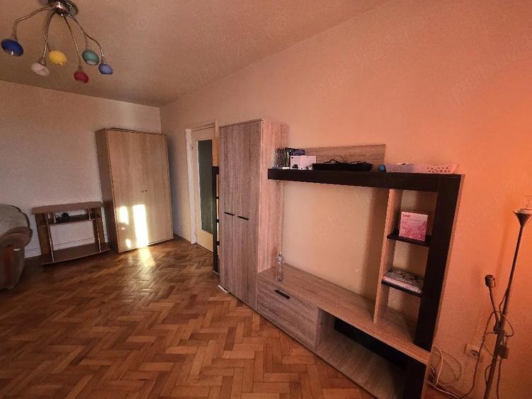 Apartament cu 2 camere semidecomandat în Progresul