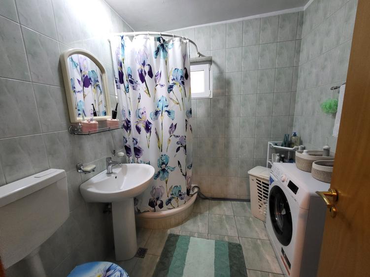 Apartament cu 2 camere semidecomandat în Fundeni